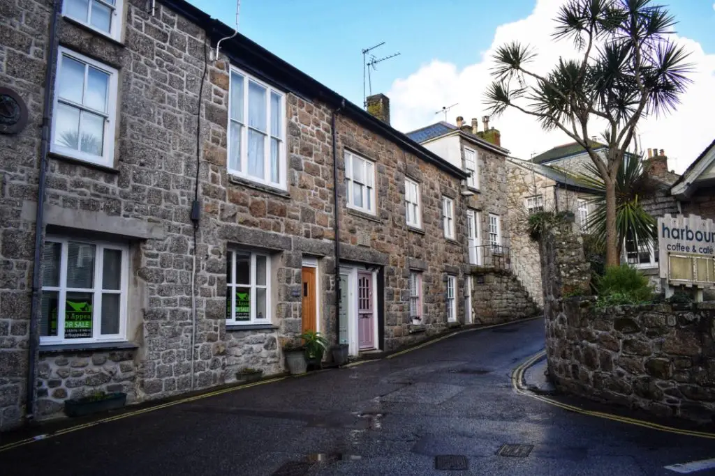 More backstreets in Mousehole that we loved getting lost on our weekend in Cornwall