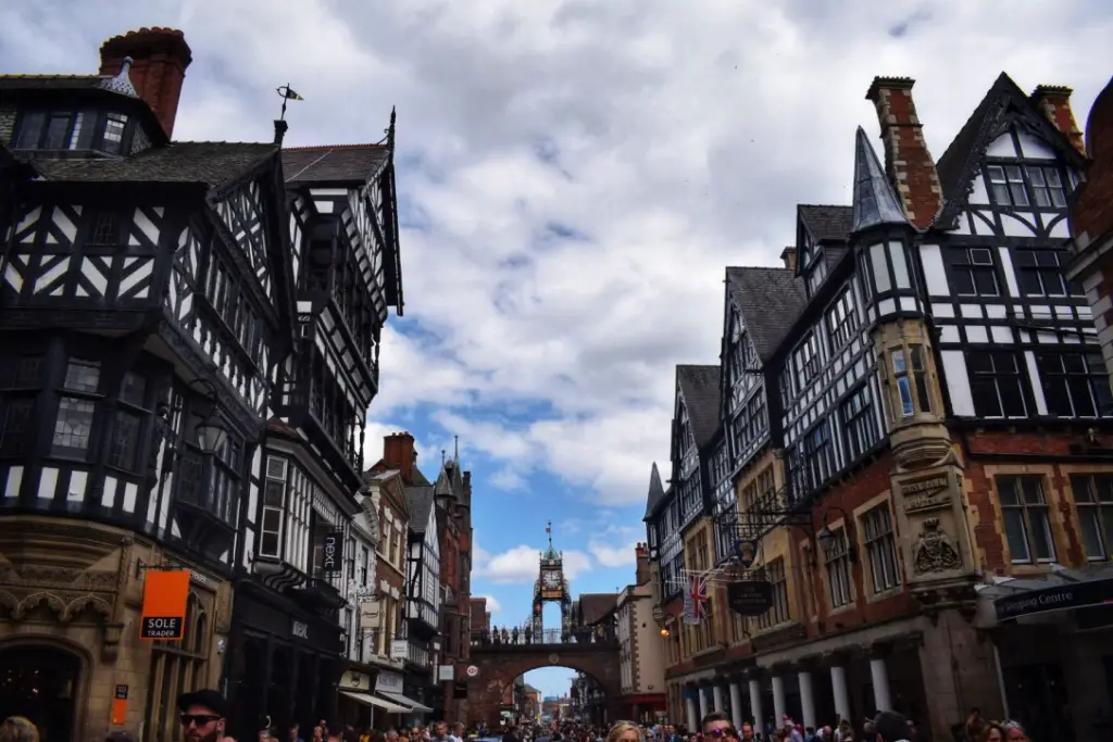 chester england tour guide