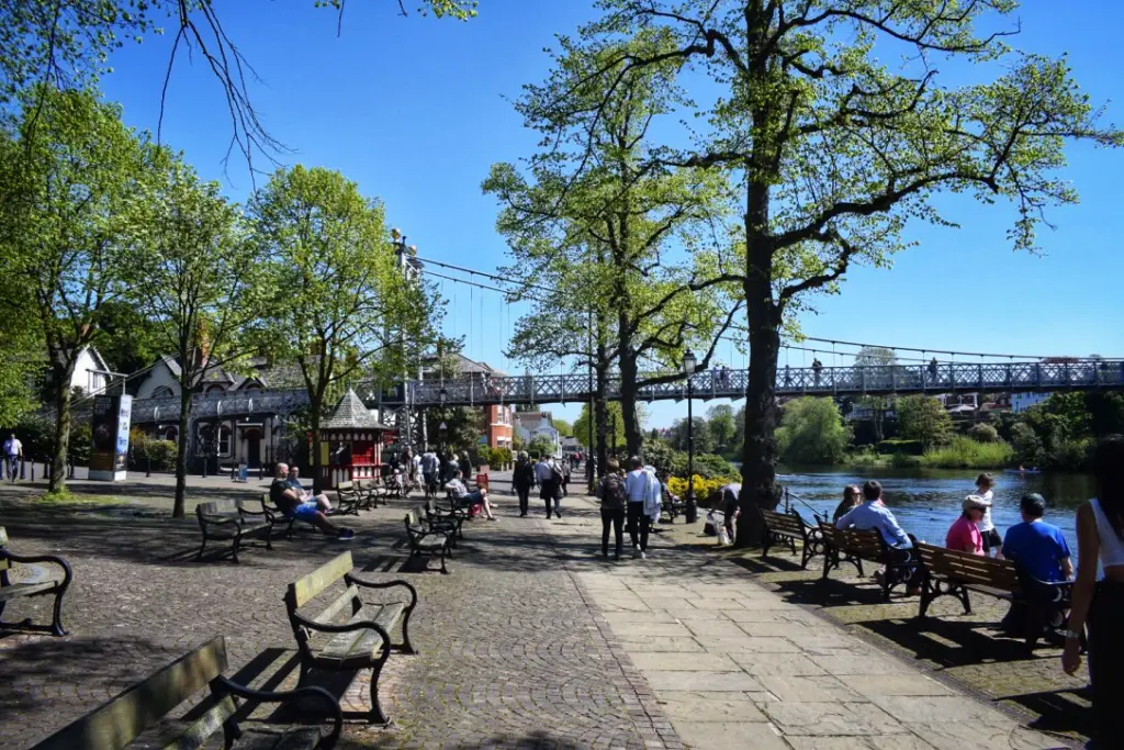 chester england tour guide