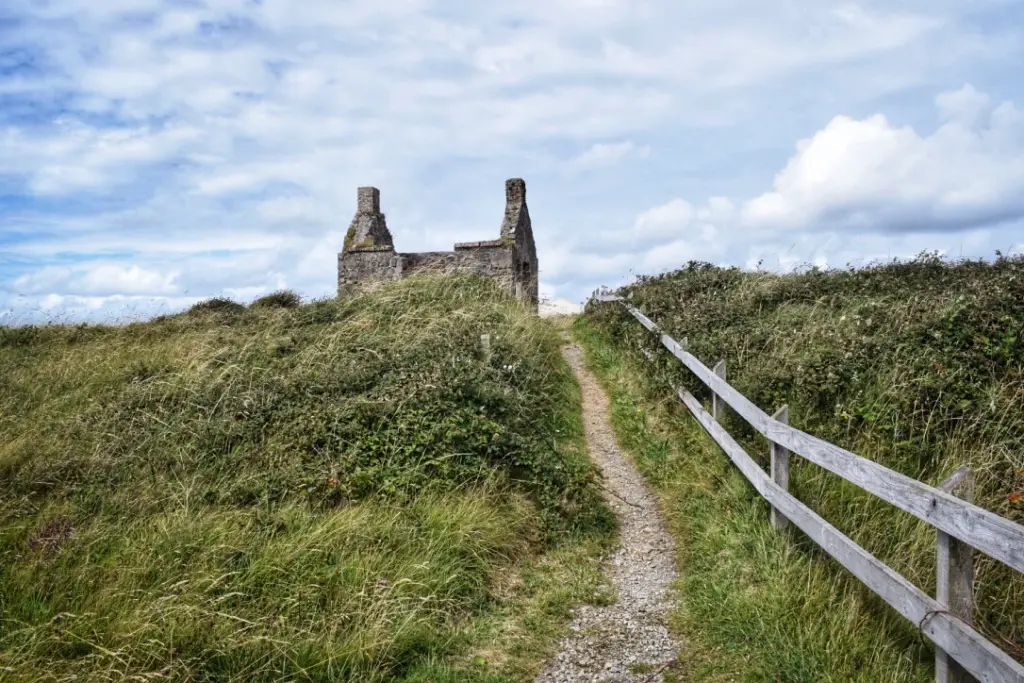 Exploring the Rosses Point Coastal Walk