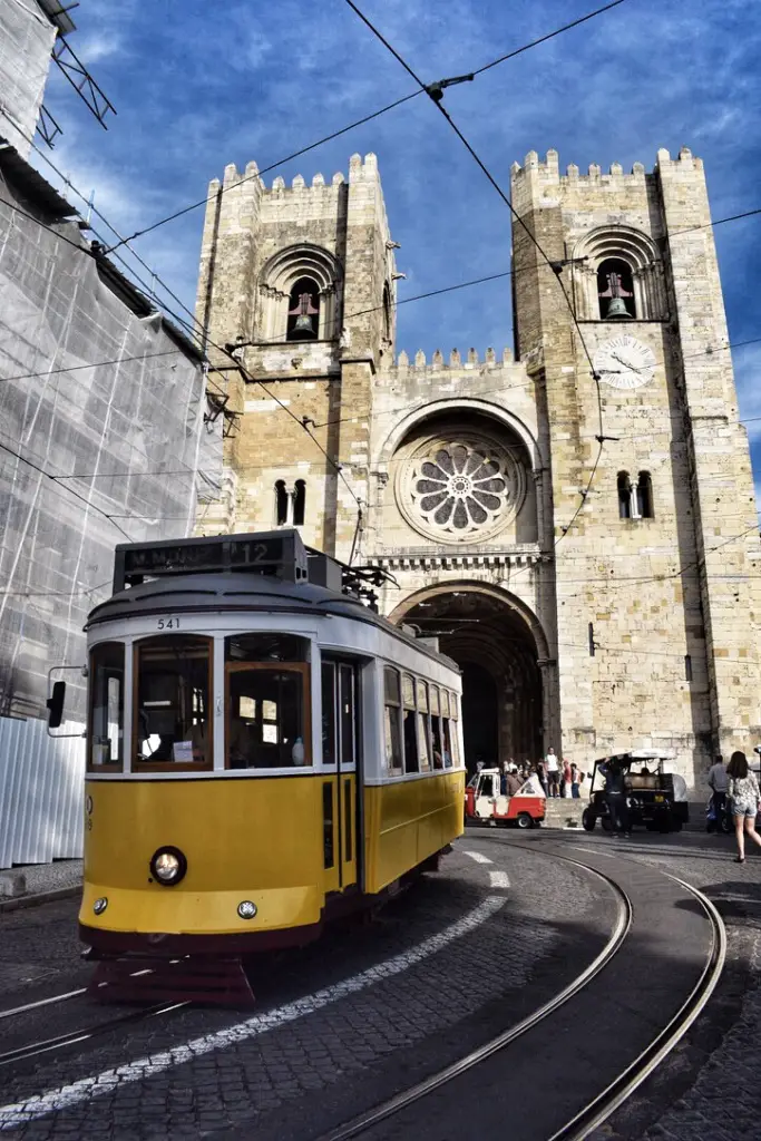 visit lisbon instagram