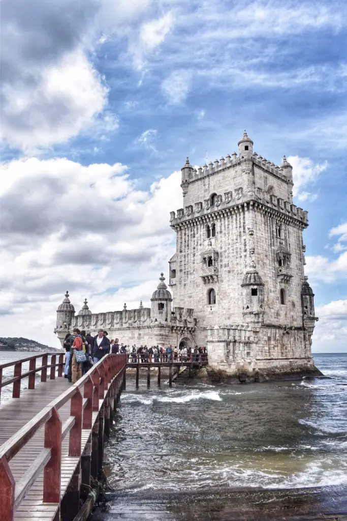 visit lisbon instagram