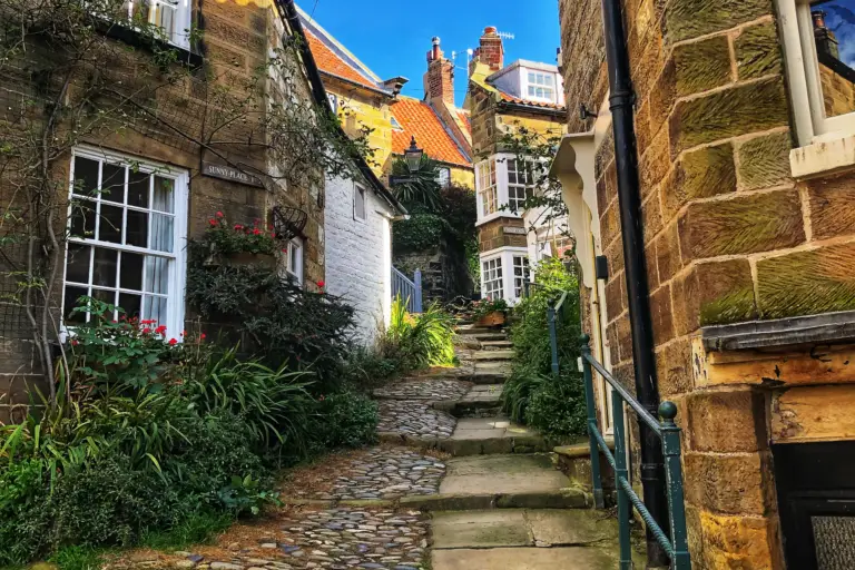 A Robin Hood’s Bay day trip itinerary with everything you need to know to plan the perfect trip