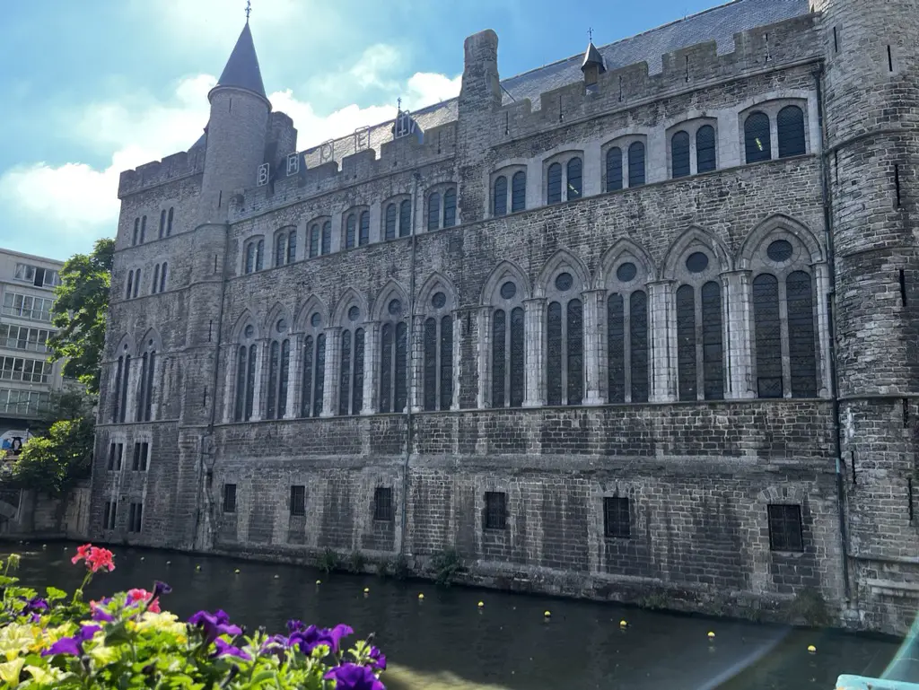 ghent crazy tourist